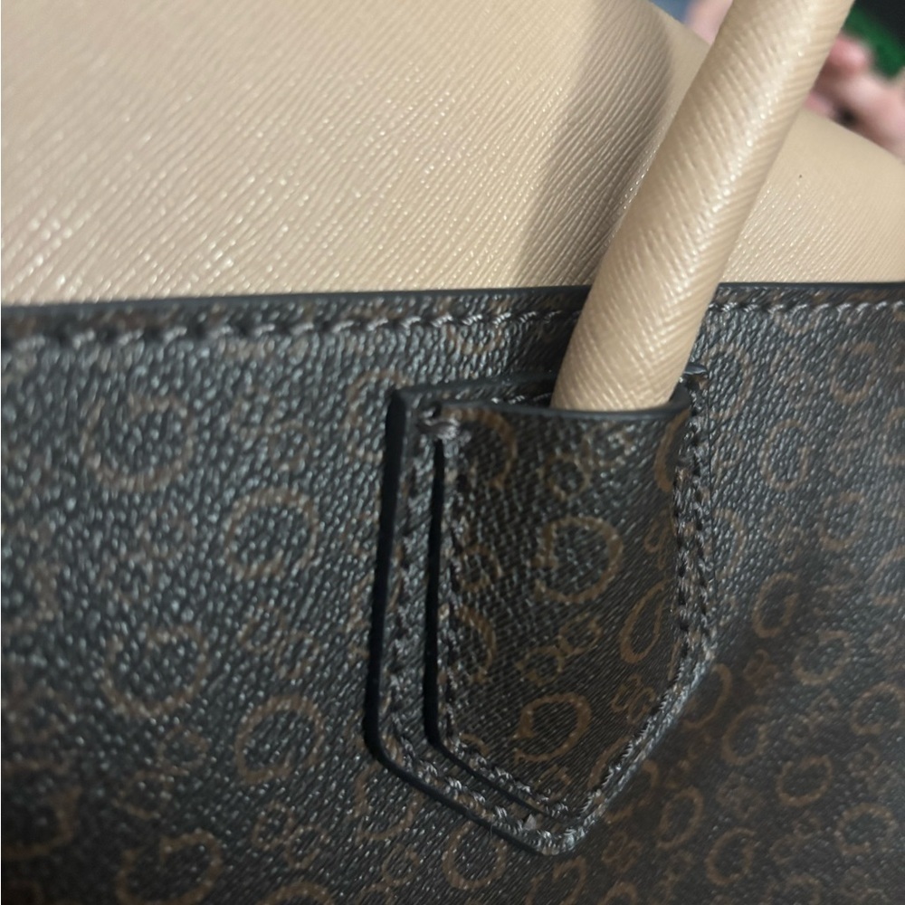 Stylish and Chic GUESS Beige and Black Logo Satchel - Picture 7 of 10